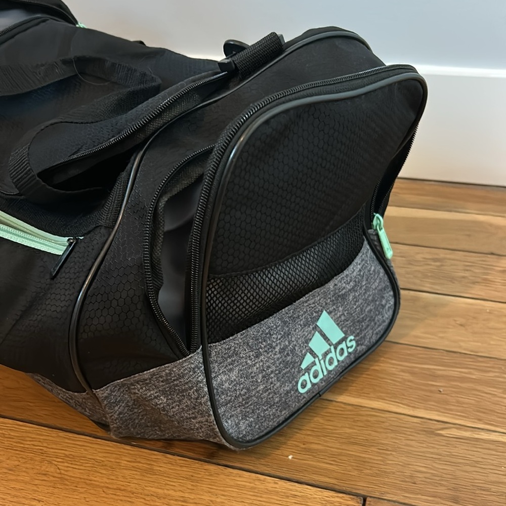 Adidas bag - Picture 2 of 4